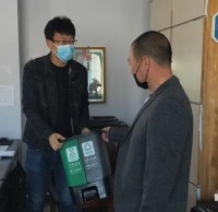 南長山街道發放分類垃圾桶，引領垃圾分類新風尚